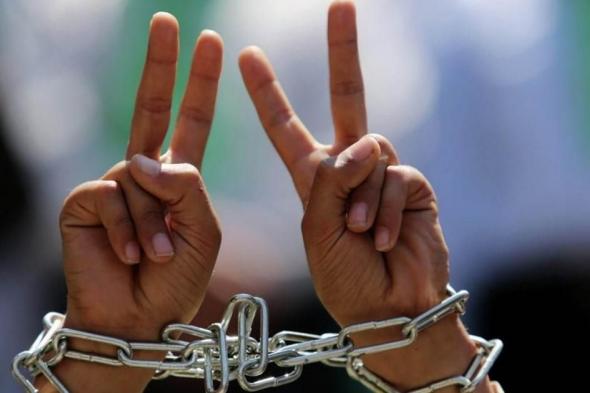 آخر مستجدات إضراب الأسرى في السجون الإسرائيلية