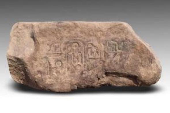 قطع أثرية نادرة.. موقع أجنبى يبرز اكتشاف بقايا من معبد الشمس فى مصر