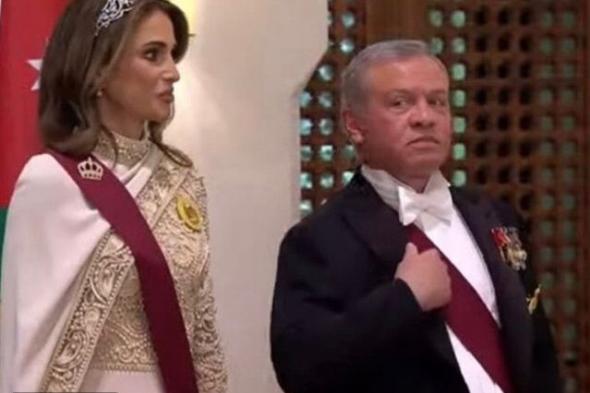 الملكة رانيا بفستان معدل خصيصاً لها من إيلي صعب في زفاف ولي العهد
