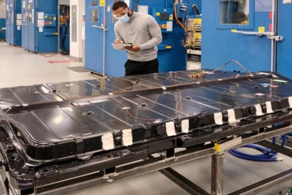 السعودية تبني مصنعا لإمداد BMW ببطاريات الليثيوم