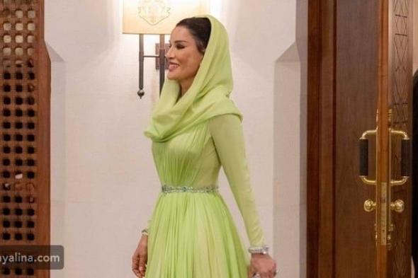 الشيخة موزة تتألق بالأخضر من فالنتينو في عشاء زفاف الأمير الحسين
