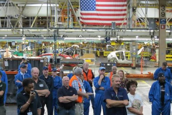 أزمة موظفي صناعة السيارات الأمريكية: 150 ألف موظف يستعدون للإضراب