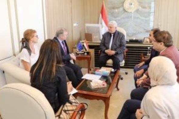 وزير التعليم العالي يبحث تعزيز التعاون مع سفير الاتحاد الأوروبى فى مصر
