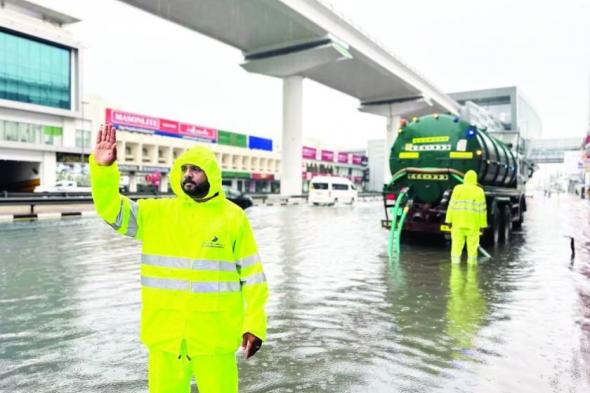 استجابة سريعة من فرق الطوارئ في دبي