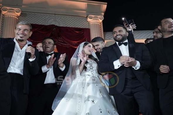 صور- عمرو دياب وأحمد أبو هشيمة وإيهاب توفيق في حفل زفاف نجل