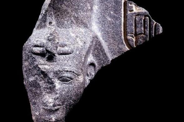 السياحة والآثار تعلن انتشال رأس تمثال الملك رمسيس الثاني من…