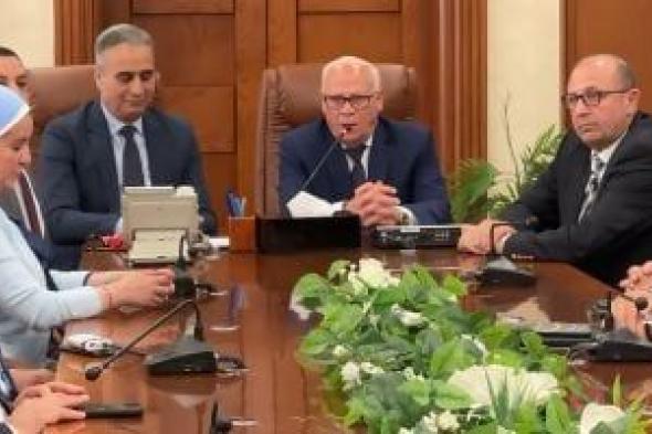 محافظ بورسعيد يستقبل رئيس جهاز حماية المستهلك لمتابعة تخفيضات الأسعار