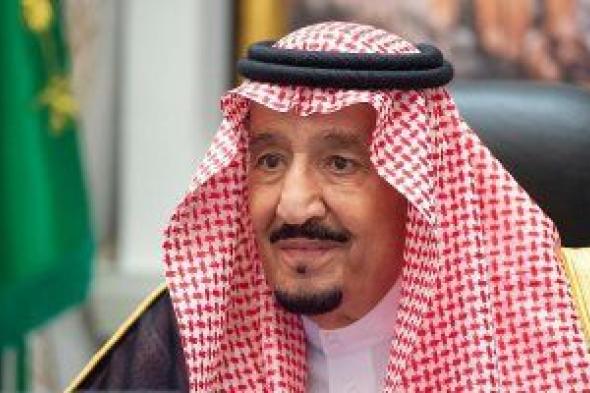 قرار جديد من العاهل السعودي يخص زي الموظفين الحكوميين