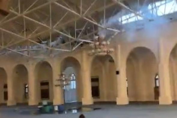 لحظة انهيار سقف جامع الظهران القديم بالدمام