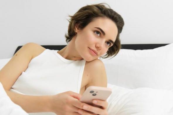 كيف "أنام مع زوجي" في الهاتف؟.. "الطرق المثلى لإنجاح العلاقة"