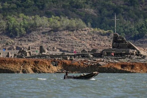 موجة حر في الفلبين: قرية عمرها 300 عام تعود للظهور وسط بحيرة جافة