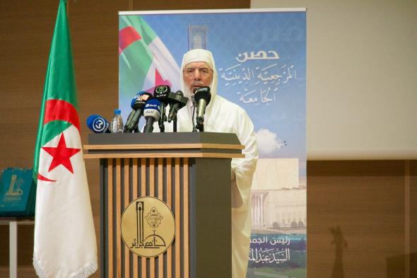 عميد جامع الجزائر يدعو للتصدي للتضليل الإعلامي الغربي