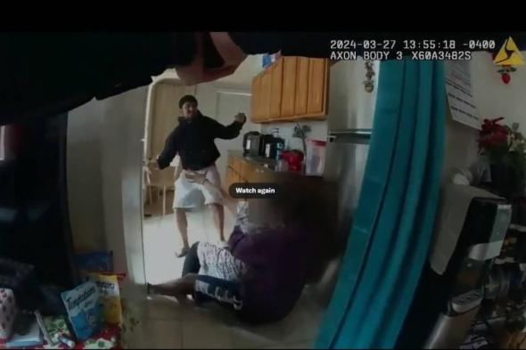 فيديو | أمريكية طلبت من الشرطة مساعدة ابنها فقتلوه بالرصاص
