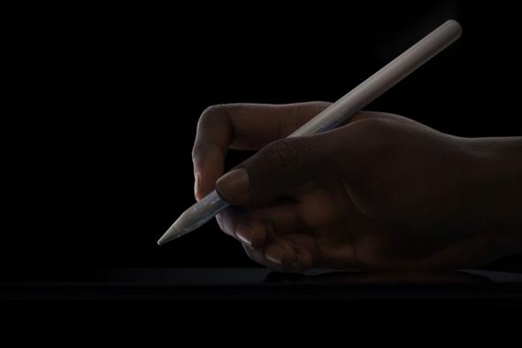 Apple تعلن عن القلم الجديد المزود باستجابة لمسية Pencil Pro