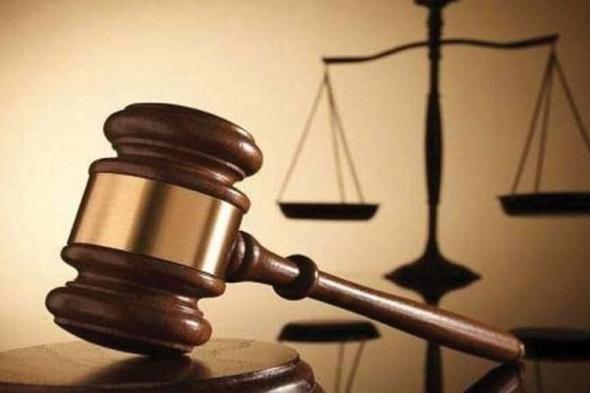 عبارات سبّ تدفع رجلاً لمطالبة امرأة بـ 50 ألف درهم