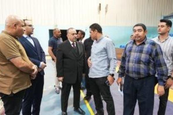 محافظ أسيوط يتفقد مقر اللجنة العامة للانتخابات باستاد الأربعين