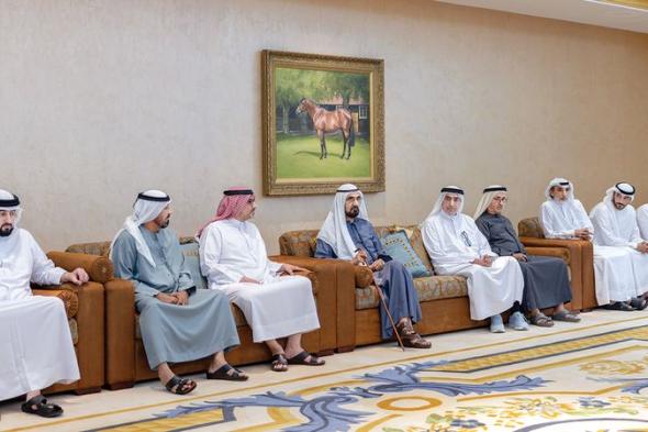 محمد بن راشد يعزّي في وفاة محمد بن عبيد آل مكتوم