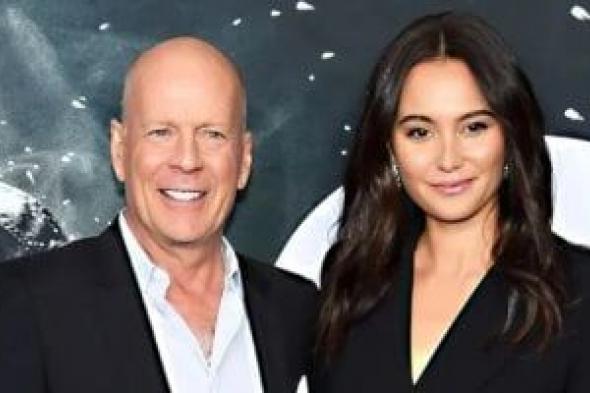 إيما
هيمينج
ويلويس
تحتفل
بذكرى
18
عامًا
من
الحب
مع
بروس
ويليس