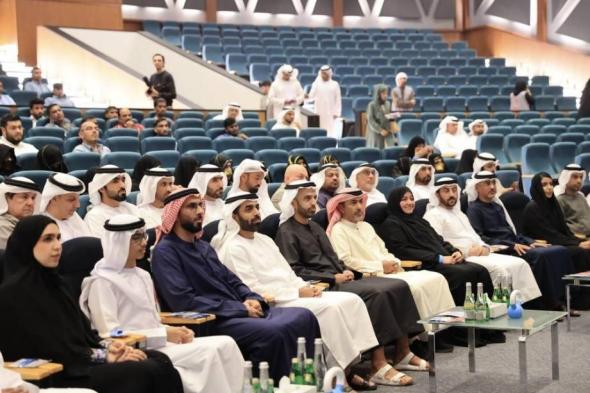 محمد
بن
سعود
يلتقي
فريق
ألعاب
الماسترز
أبوظبي
2026