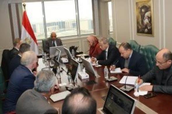 وزير
الكهرباء
يبحث
مع
أكوا
باور
السعودية
تعزيز
التعاون
فى
مجالات
الطاقة
المتجددة