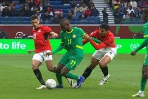 إنذار
لـ
حسام
عبد
المجيد
فى
مباراة
مصر
والسنغال
ويغيب
المواجهة
المقبلة..
صور