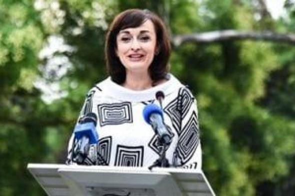 سفيرة
رومانيا
بالقاهرة:
الحوار
السياسى
المتميز
مع
مصر
قائم
على
الثقة
المتبادلة