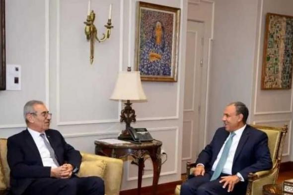 وزير
      الخارجية
      يستقبل
      رئيس
      اللجنة
      الوطنية
      لإدارة
      غزة
      ويؤكد
      دعم
      مصر
      الكامل
      للجنة