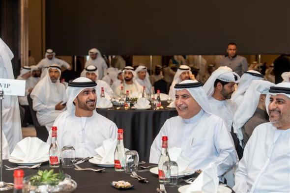 محاكم
      دبي
      تكرّم
      «شركاء
      العدالة»
      لتعزيز
      ثقافة
      التقدير
      المؤسسي