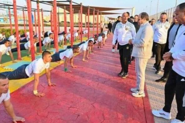 عاجل
      |
      الرئيس
      السيسي
      يُصلي
      الفجر
      بمقر
      الأكاديمية
      العسكرية..
      ويجري
      حوارًا
      تفاعليًا
      مع
      الطلاب