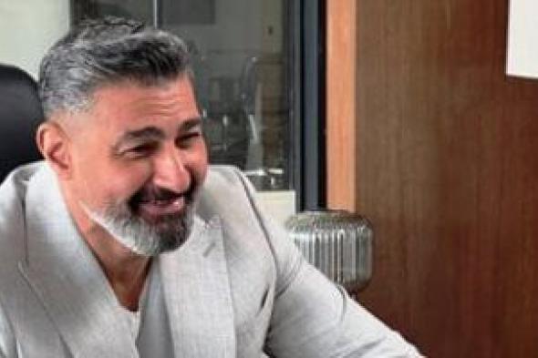 غناء
ياسر
جلال
فى
البرومو
الرسمى
لمسلسل
كلهم
بيحبوا
مودى