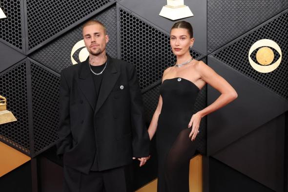 أبرز
النجوم
على
السجادة
الحمراء
لحفل
توزيع
جوائز
غرامي
2026