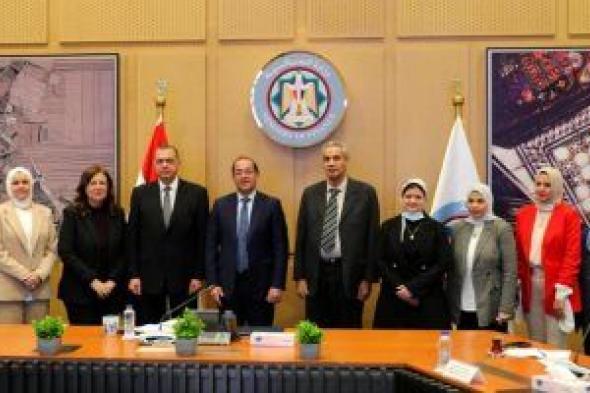 وزير
المالية
ومركز
المعلومات
يكرمان
صاحب
المبادرة
المجتمعية
الأعلى
تقييما