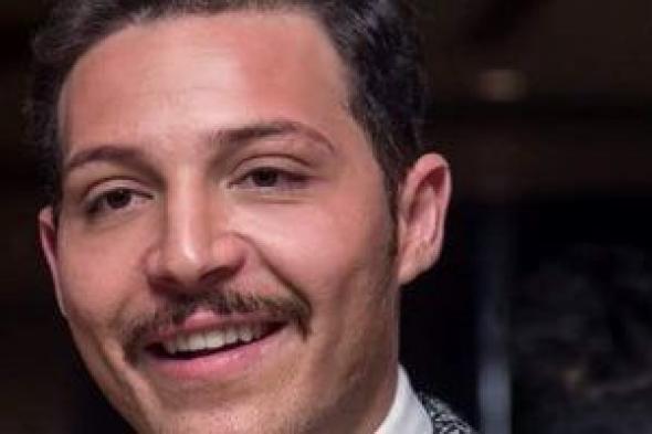 القبض
على
الفنان
محمود
حجازي
لاتهامه
بالتحرش
بسيدة
داخل
فندق
بالقاهرة