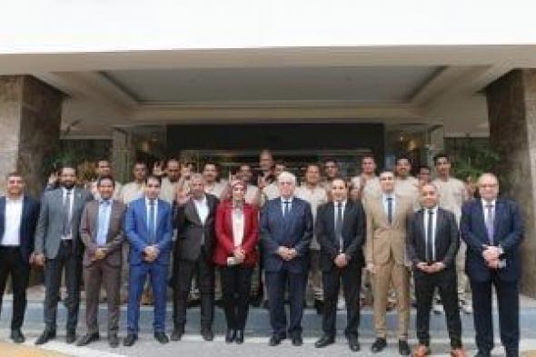 وزير
التعليم
العالي
يتابع
انتظام
تنفيذ
تدريب
الطلاب
ذوي
الإعاقة
بجامعة
الأقصر