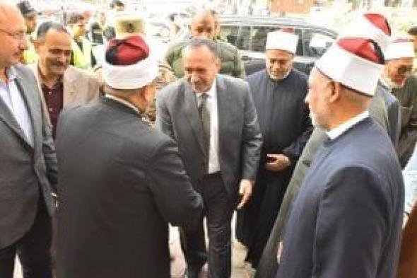 محافظ
أسيوط
يشهد
احتفال
الأوقاف
بليلة
النصف
من
شعبان
بمسجد
ناصر