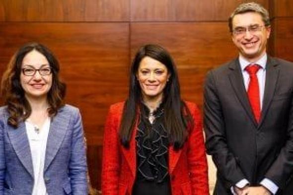 وزيرة
التخطيط
تستقبل
وفد
البنك
الدولى
لمناقشة
الجهود
المشتركة