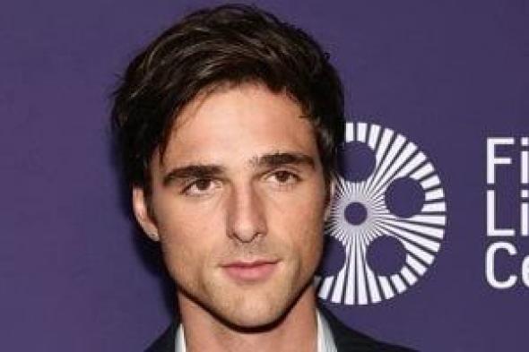 جاكوب
إلوردى
يحترق
أثناء
تمثيله
فى
فيلم
Wuthering
Heights