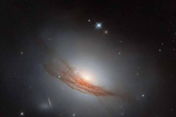 «هابل»
      يرصد
      مجرة
      تبعد
      187
      مليون
      سنة
      ضوئية