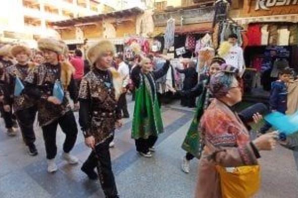 14
فرقة
فنون
دولية
ومحلية
تقدم
عروضها
أمام
الجمهور
بسوق
أسوان
السياحى