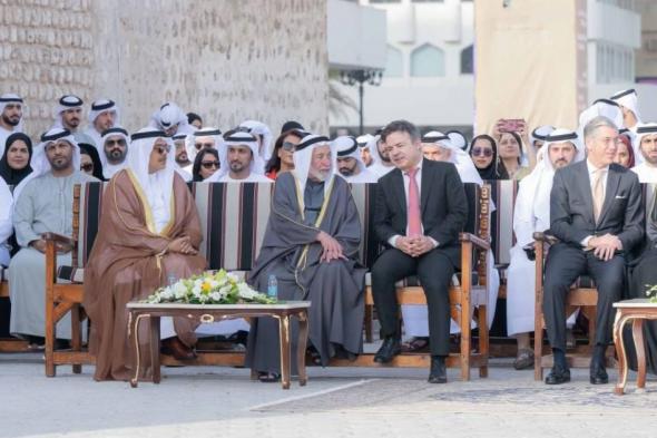 حاكم
      الشارقة
      يشهد
      انطلاق
      فعاليات
      الدورة
      الـ
      23
      لأيام
      الشارقة
      التراثية