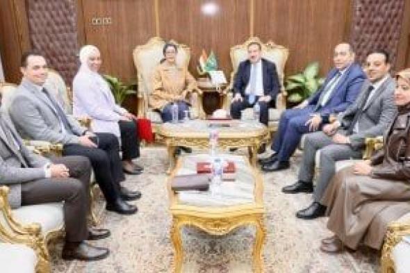 محافظ
المنوفية
يستقبل
وفد
وزارة
الاتصالات
على
هامش
مؤتمر
كلية
التجارة