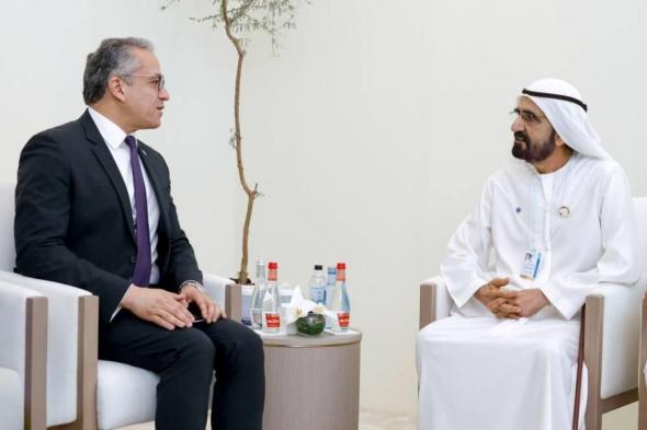 محمد
      بن
      راشد
      يلتقي
      المدير
      العام
      لـ«اليونسكو»