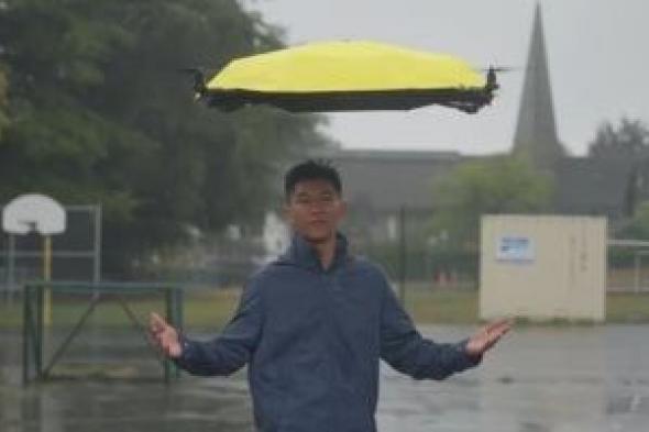 مظلة
طائرة
ذاتية
تتبع
مُستخدمها
فى
المطر
والشمس..
فيديو