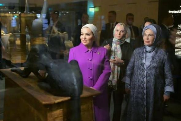 انتصار
      السيسي:
      سعدت
      بمرافقه
      السيدة
      أمينة
      أردوغان
      في
      جولة
      عبر
      الزمن
      داخل
      المتحف
      الكبير