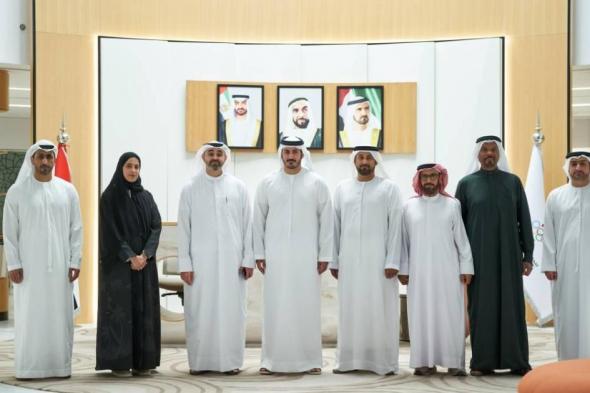 اتحاد
      الرياضات
      البحرية
      يعتمد
      قرارات
      تنظيمية
      واستراتيجية