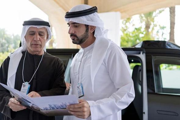 حمدان
      بن
      محمد
      يدشن
      التشغيل
      الرسمي
      لمركبات
      الأجرة
      ذاتية
      القيادة
      في
      دبي
      (فيديو)