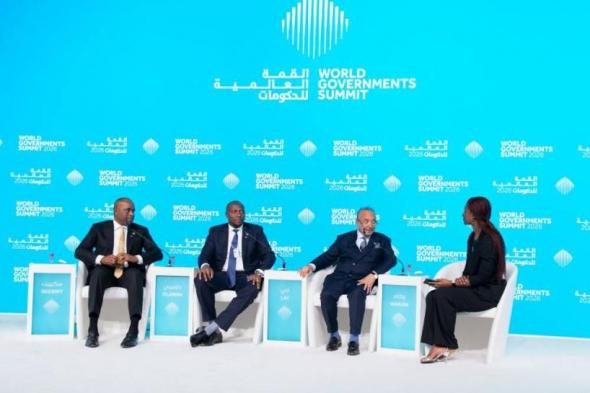 قادة
      حكوميون
      من
      3
      دول
      يناقشون
      مستقـبل
      السياحـة
      في
      ظل
      التغير
      المناخـي