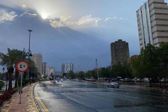 أمطار
على
عدد
من
محافظات
منطقة
مكة
المكرمة