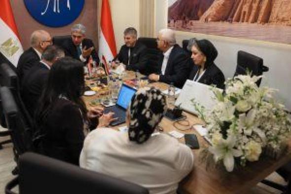 وزير
السياحة
يعقد
اجتماعات
مع
عدد
من
منظمي
الرحلات
وشركات
السياحة
التركية