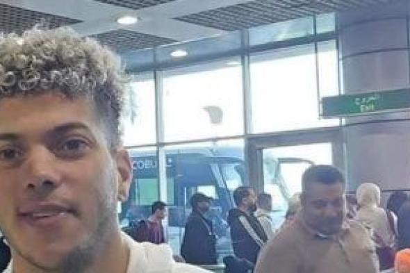 شاهد
إمام
عاشور
بملابس
الإحرام
قبل
السفر
لأداء
مناسك
العمرة